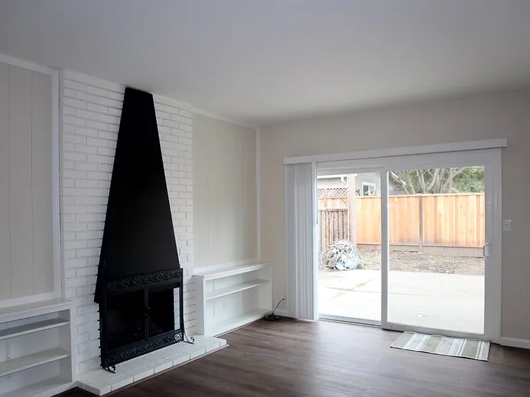 37051 Shasta St — Photo 5