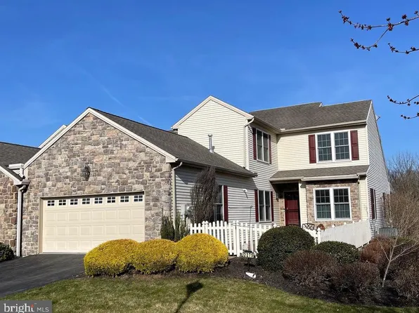 2275 Southpoint Dr, Hummelstown, PA 17036