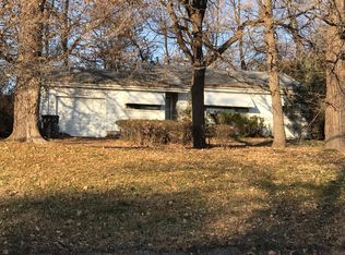 13200 Roberts Dr, Eden Prairie, MN 55346