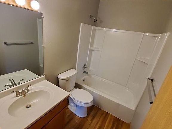 4th image of 325 Ash St APT 9