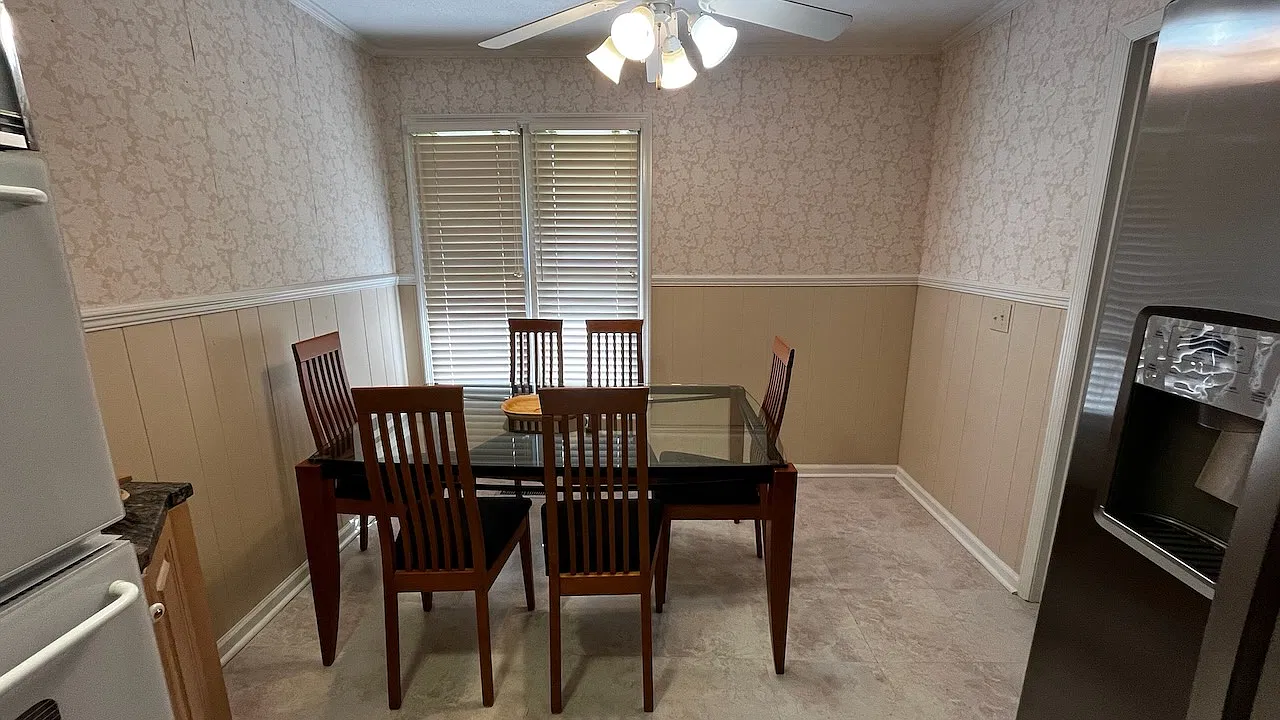 928 University Avenue - Main — Photo 3