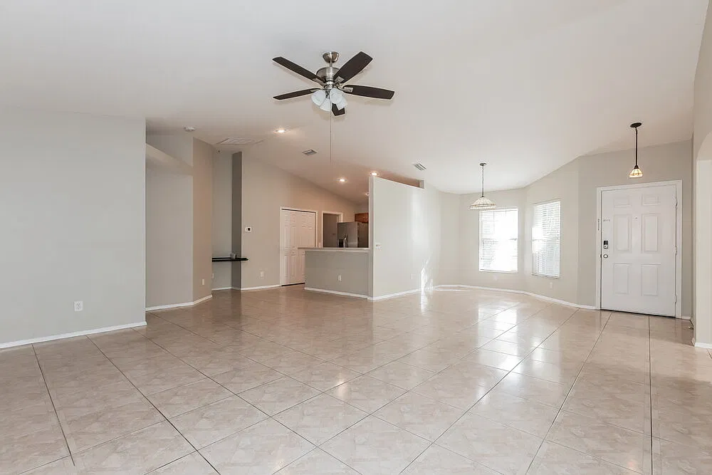 3 bed, 2.0 bath, 1830 sqft, $3,040 — Photo 4