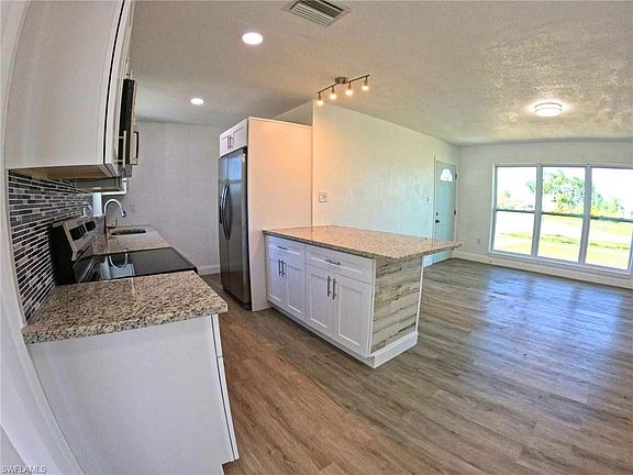 3rd image of 21513 Gibralter DR