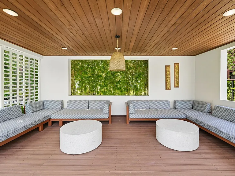 Grove Apartments — Photo 17