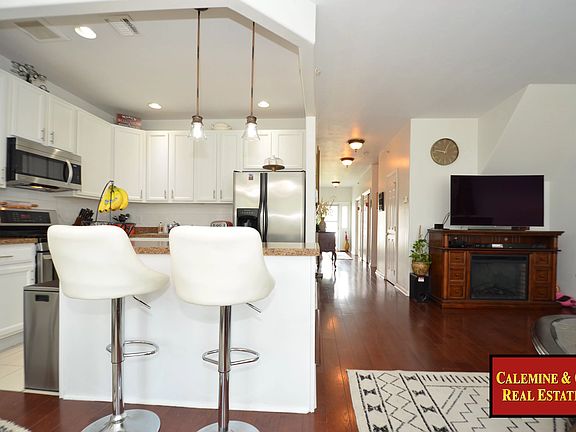 4th image of 7011 Catamaran Way