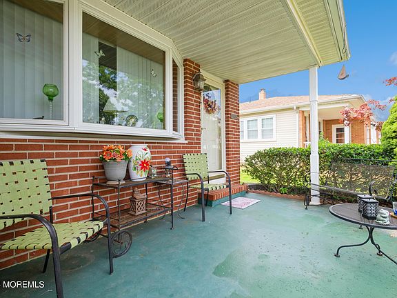 3rd image of 899 Jamaica Boulevard