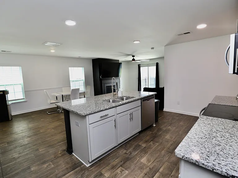 2037 Elmridge Rd — Photo 17