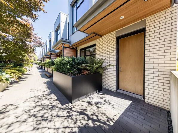 5490 Oak St, Vancouver, BC V6M 2V6