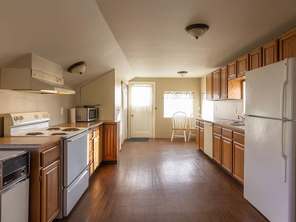 2nd image of 2332 Sand Canyon Rd