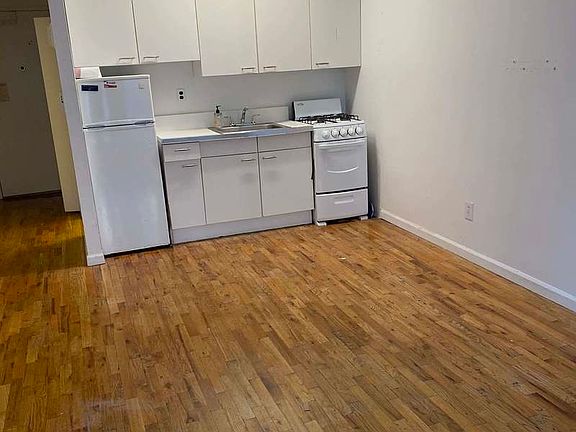 4th image of 446 W 47th St APT 2F