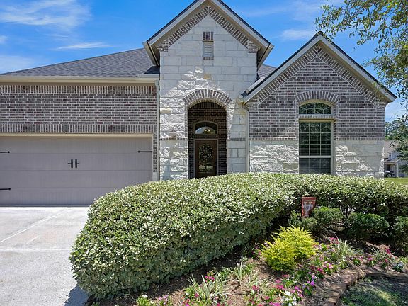 3rd image of 2 Muthill Cir