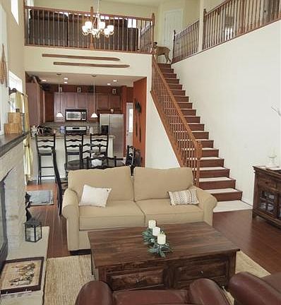 4th image of 358 Bluffs Dr