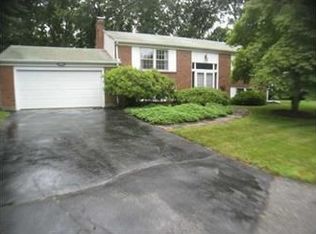9 Beaver Ct, Riverside, RI 02915