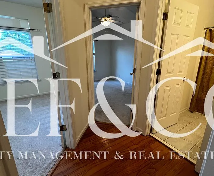 729 Lanyon Ln — Photo 10