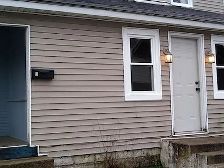 710 N Mulberry St — Photo 2
