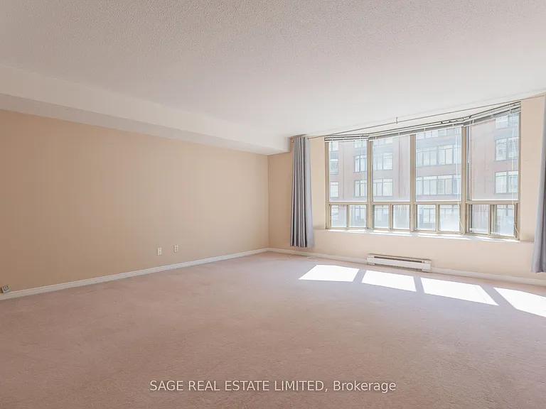 25 George St S #302 — Photo 21