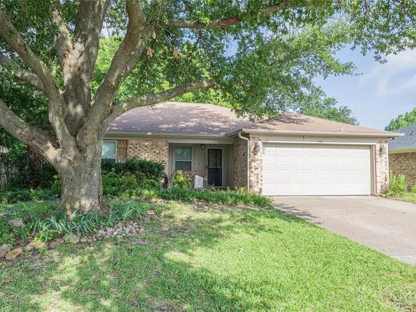 6306 Elmview Dr, Arlington, TX 76018