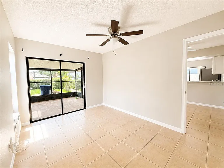 5104 Springwater Ct — Photo 7