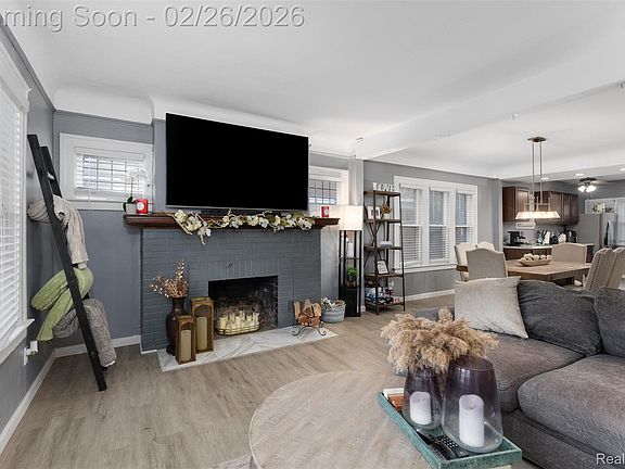5th image of 3675 Bedford St
