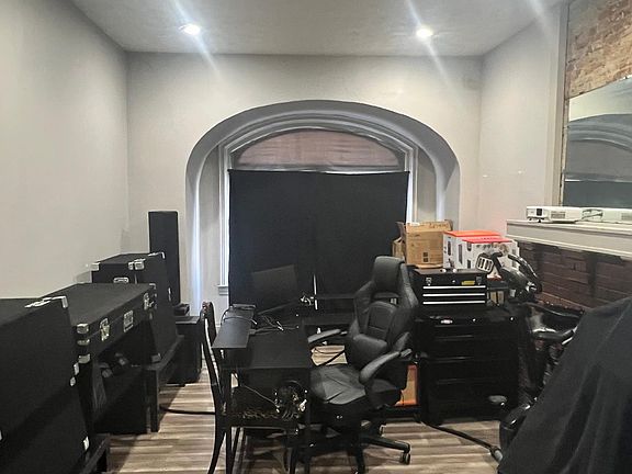 4th image of 6312 Butler St