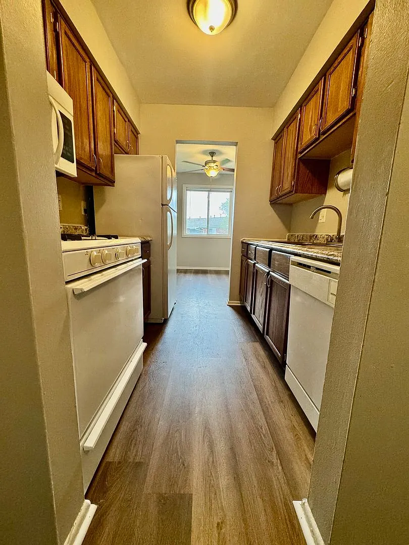 Modern 2-Bedroom Apartments in Crown Point, IN Pet Friendly! — Photo 4