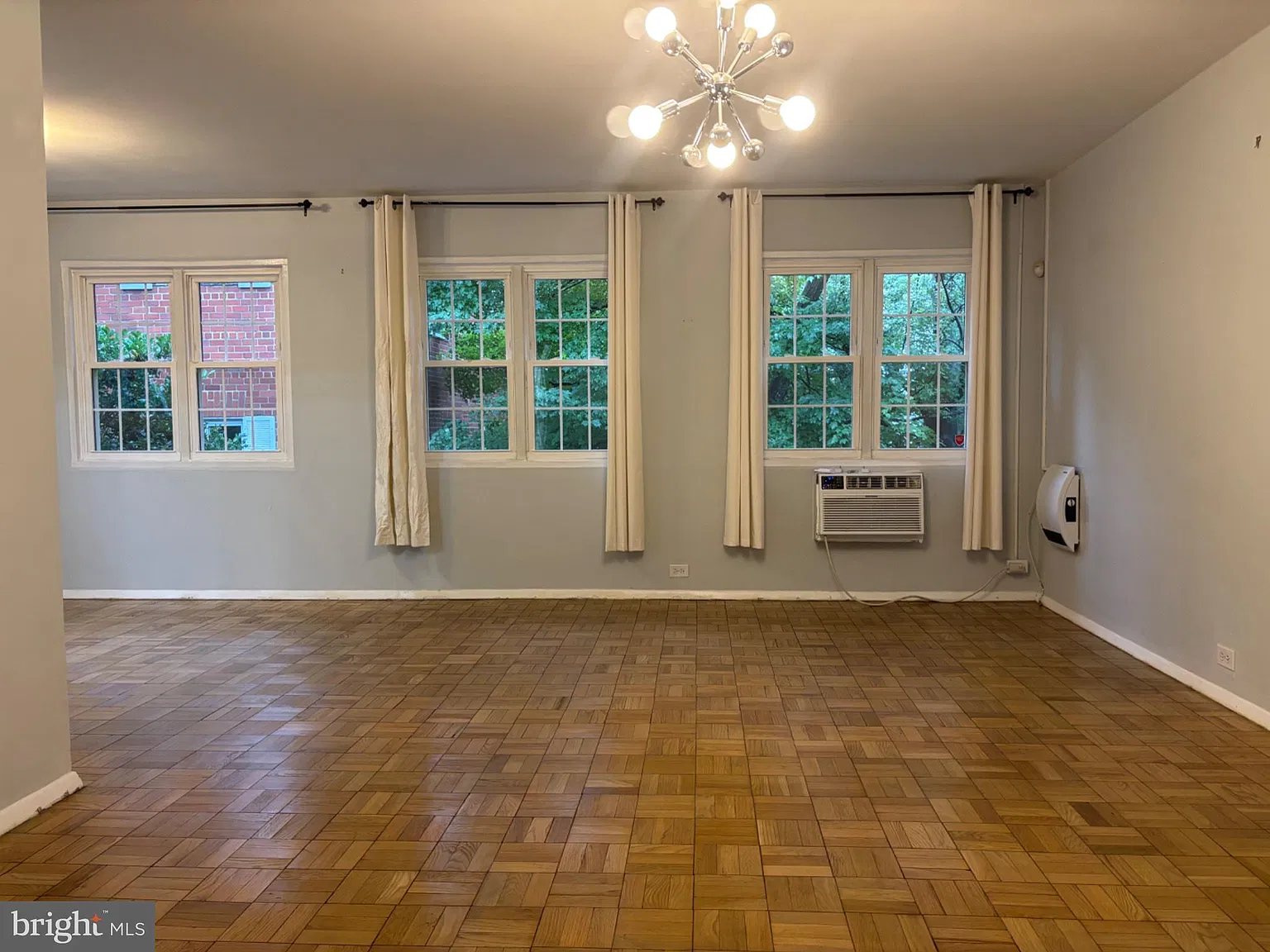 1 bed, 1.0 bath, 805 sqft, $2,100 — Photo 3