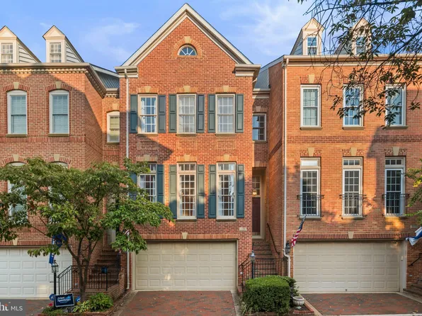 1675 Hunting Creek Dr, Alexandria, VA 22314