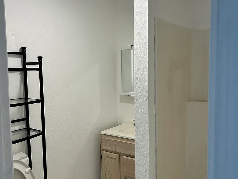 1318 Ormond Dr — Photo 11