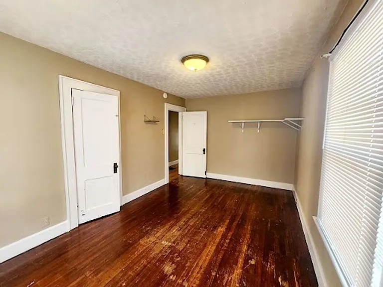 305 Lyndhurst St — Photo 15
