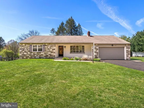 1104 Almshouse Rd, Ivyland, PA 18974