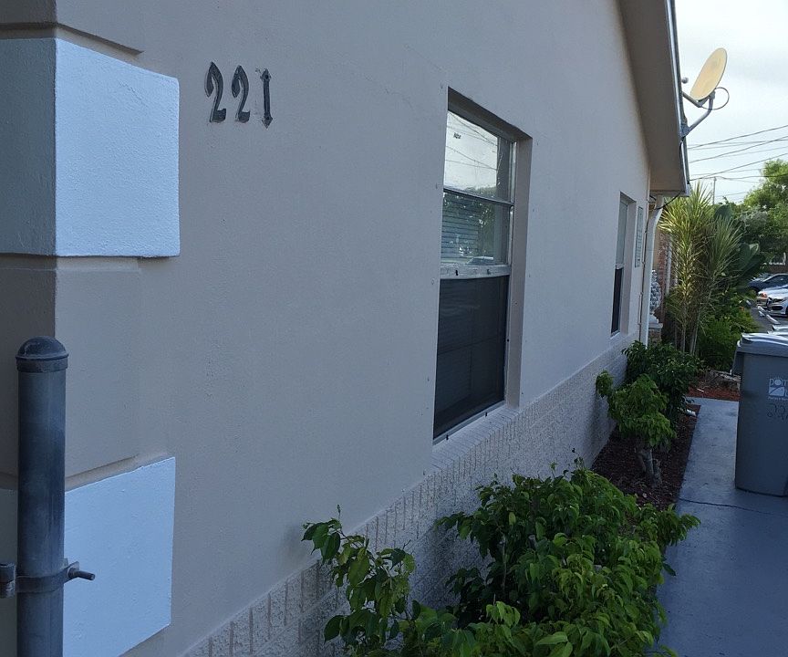 1st image of 221 SE 11th Ave #2