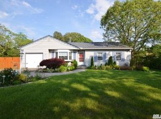 1008 Merriam Rd, Bay Shore, NY 11706