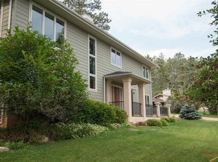 4034 Canyon Dr, Rapid City, SD 57702