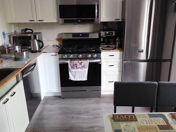 2nd image of 438 Meadow Hill Ln