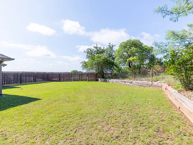 364 Alexandra Dr — Photo 42