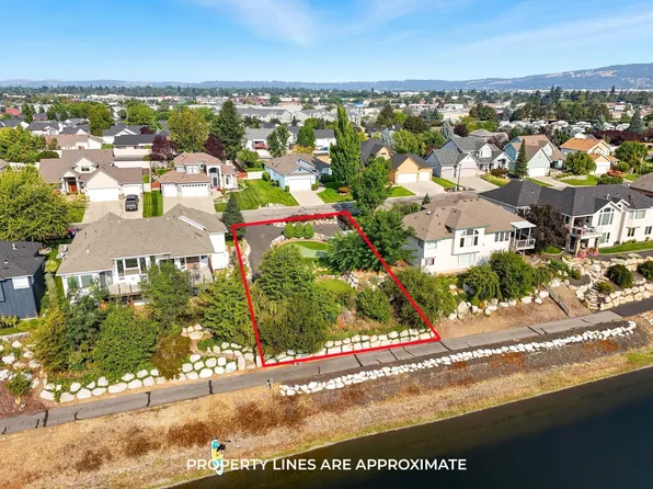 527 S Shelley Lake Ln, Veradale, WA 99037