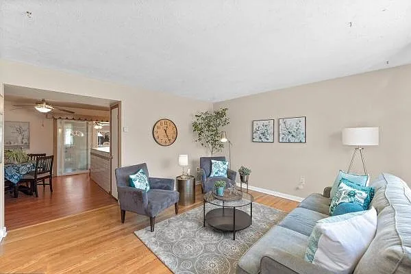 670 Queensgate Rd — Photo 12