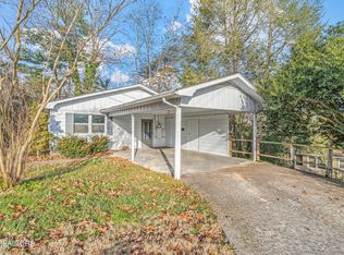 135 Princeton Ave, Oak Ridge, TN 37830