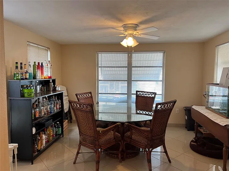1050 Clairborne St — Photo 3