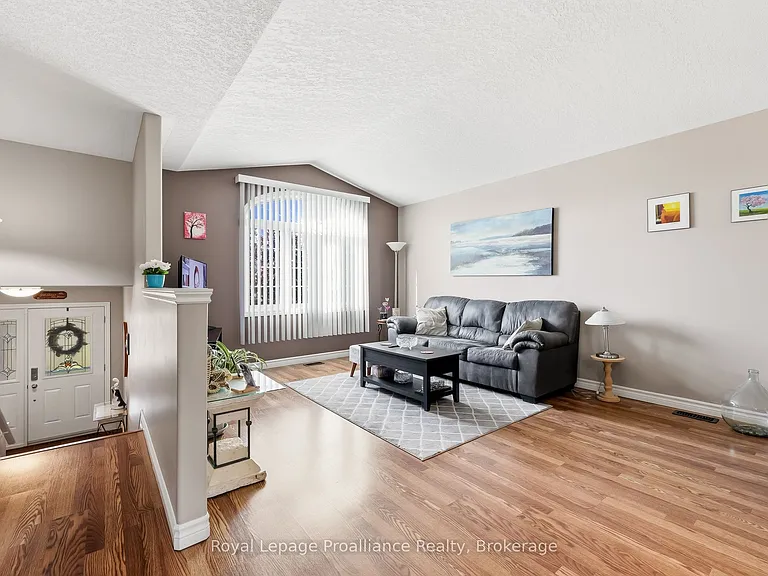 23 Fox Den Dr — Photo 5