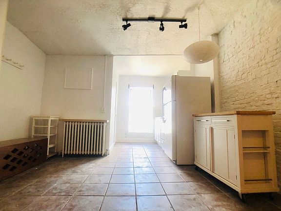 5th image of 639 Union St APT 2L