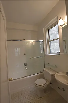 Rented by Siderow Residential Group | media 13