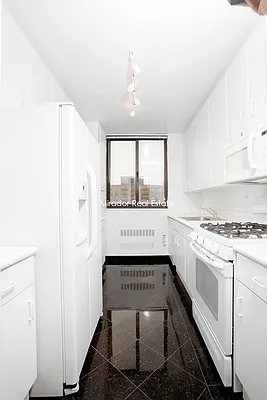 Rented by Mirador Real Estate | media 12