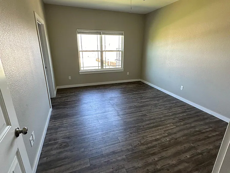 2527 S Adele Ave — Photo 16
