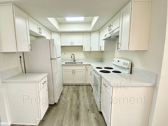 2nd image of 455 Del Mar Ct Unit 2