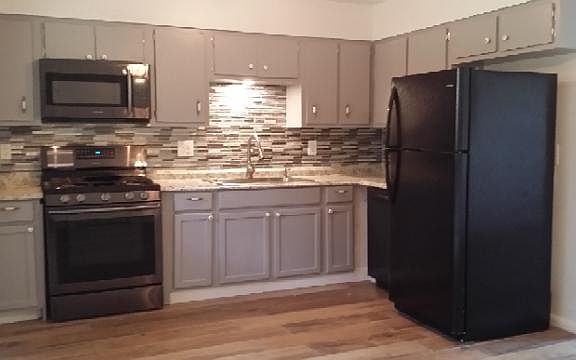 2nd image of 917 E Lincoln Ave