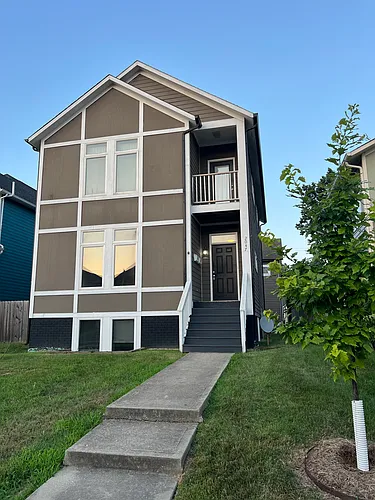 2047 Ruckle St Photo 1