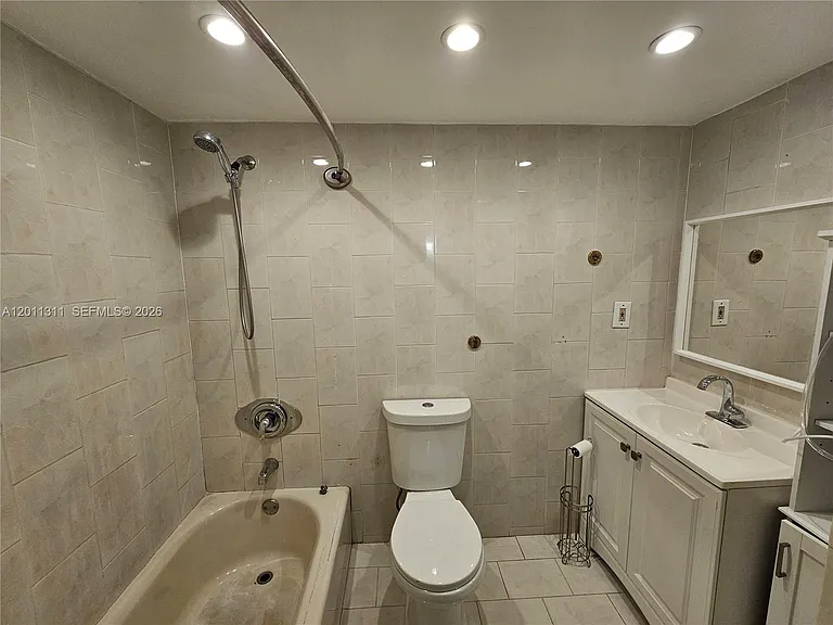 1912 SW 17th Ave #11 — Photo 17