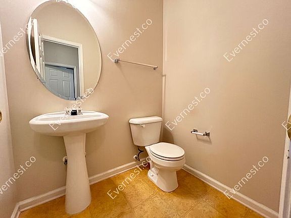 3rd image of 128 Weatherstone Square Dr