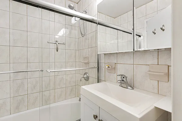 Sold by Compass | media 7